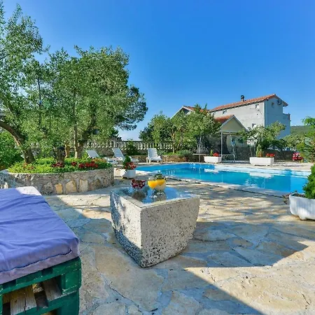 Mit Privatpool Fuer 12 Personen Ca 143 Qm In Bibinje, Dalmatien Zadar Und Umgebung * Bibinje